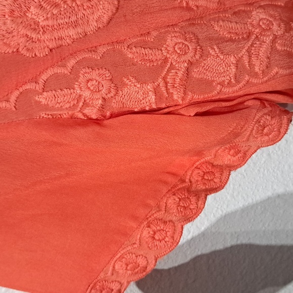 Karyn Seo Martina V-Neck Boho Short Sleeve Tonal Embroidered Asymmetric… - Picture 6 of 10